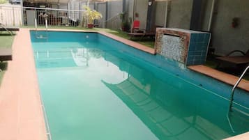Kolam renang outdoor