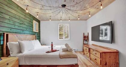 Enchanted A-Frame Cabin | Hot Tub | Firepit