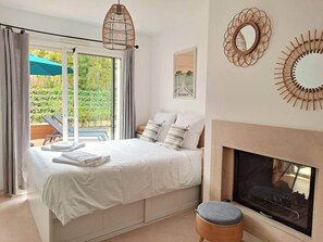 4 chambres, fer et planche à repasser, Wi-Fi, draps fournis