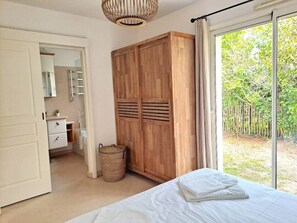 4 chambres, fer et planche à repasser, Wi-Fi, draps fournis