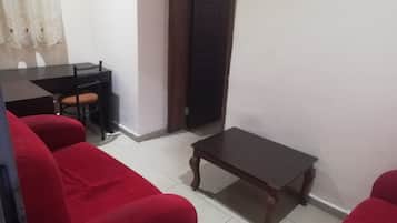 Suíte | 1 quarto, escrivaninha, espaço de trabalho para notebook