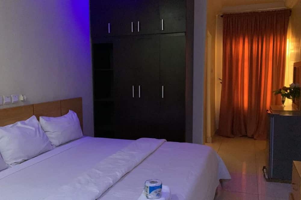 H18 Apartment