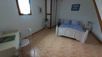 2 Schlafzimmer, Bügeleisen/Bügelbrett, kostenloses WLAN, Bettwäsche