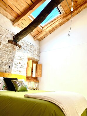 3 chambres, lit parapluie, Wi-Fi, draps fournis