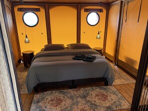 2 soverom, strykejern/-brett, reiseseng for barn og wi-fi