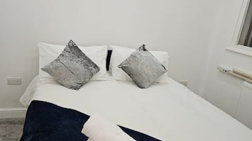 Rumah | 3 kamar tidur, setrika/meja setrika, Wi-Fi gratis, dan seprai linen