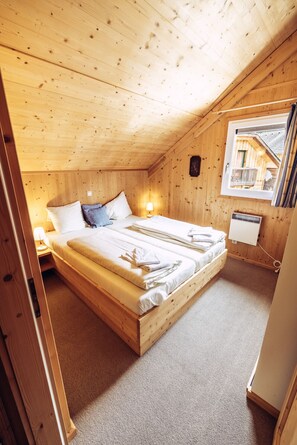 4 bedrooms, free WiFi, bed sheets
