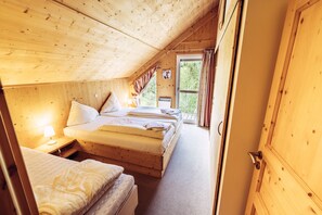 4 bedrooms, free WiFi, bed sheets