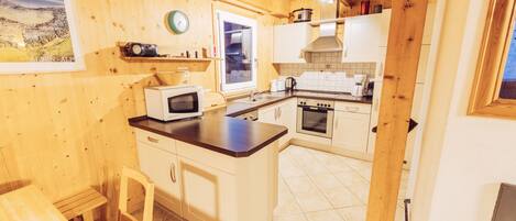 Réfrigérateur, micro-ondes, four, lave-vaisselle