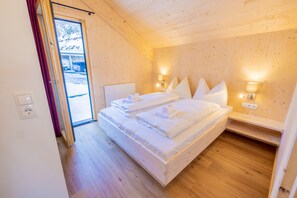 4 bedrooms, free WiFi, bed sheets