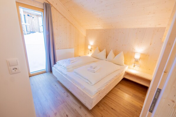 4 bedrooms, free WiFi, bed sheets