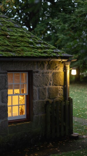 East Dell | Egyptian cotton sheets, premium bedding, individually decorated