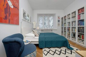 2 habitaciones, tabla de planchar con plancha, wifi y ropa de cama 