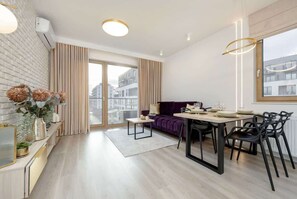 TV, offices - Wynalazek 3C | Modern Apartment | Parking (Warszawa)