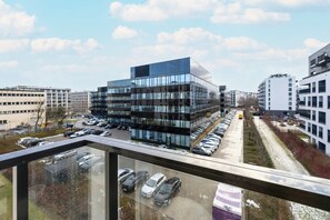 Property grounds - Wynalazek 3C | Modern Apartment | Parking (Warszawa)