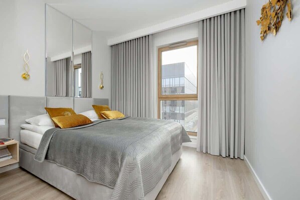 2 bedrooms, desk, iron/ironing board, WiFi - Wynalazek 3C | Modern Apartment | Parking (Warszawa)