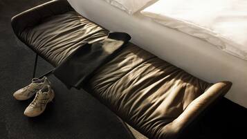 Hypo-allergenic bedding, free WiFi, bed sheets