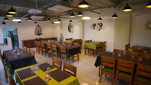Dining - Diganta Resort (Kheda)