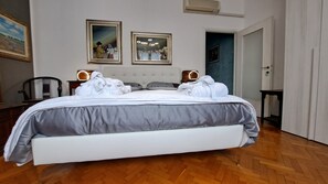 2 chambres, bureau, fer et planche à repasser, Wi-Fi gratuit