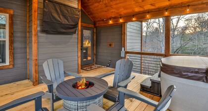 French Kisses - This new, pet-friendly cabin offers a hot tub, fire table, and nearby hiking for an unforgettable getaway