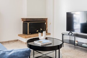 Flat-screen TV - Faliro Sunlit 3BR Apartment (Palaio Faliro)