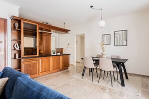 In-room dining - Faliro Sunlit 3BR Apartment (Palaio Faliro)