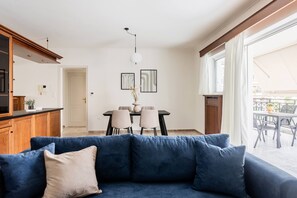 Flat-screen TV - Faliro Sunlit 3BR Apartment (Palaio Faliro)