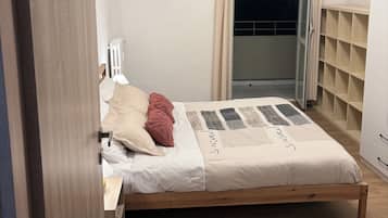 1 chambre, fer et planche Ă repasser, Wi-Fi gratuit, draps fournis