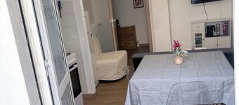 ApartUry at TorinoMetroStop