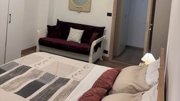 1 chambre, fer et planche Ă repasser, Wi-Fi gratuit, draps fournis