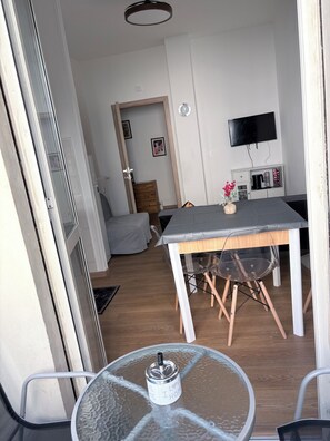 Dining - ApartUry at TorinoMetroStop (Torino)