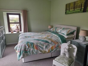 3 bedrooms, free WiFi, bed sheets