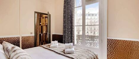 3 bedrooms, iron/ironing board, travel crib, WiFi