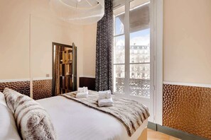 3 chambres, fer et planche à repasser, lit de bébé portatif, Wi-Fi