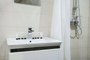 Hair dryer, bidet - 1BR: Serene View/Balcony/Self checkin (Yerevan)