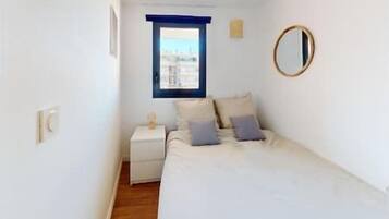 1 chambre, fer et planche Ă repasser, Wi-Fi, draps fournis