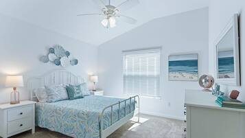 3 Schlafzimmer, Schreibtisch, Bügeleisen/Bügelbrett, WLAN