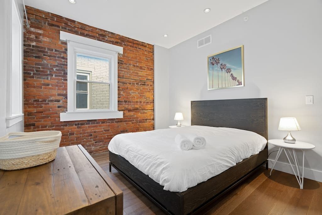 Lofts at Walnut: 1BR, Fast Wi-Fi