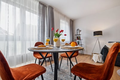 Comfort Apartment-up to 4 pers-Neunkirchen City-Parking lot-Garage-WiFi-Bathroom-Balcony