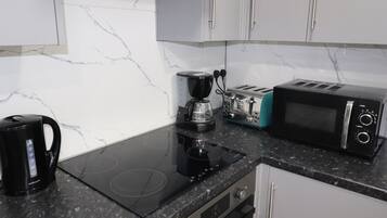 Apartment | Private kitchen | Fridge, microwave, oven, stovetop