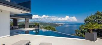 Lux villa w/pool and jacuzzi above Opatija