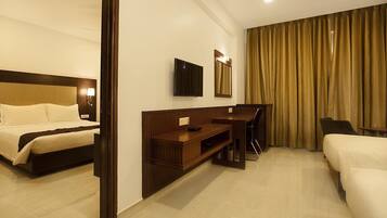 1 bedroom, in-room safe, iron/ironing board, free WiFi