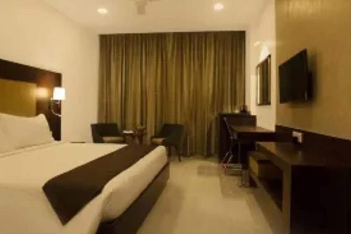 LUXURY ROOM