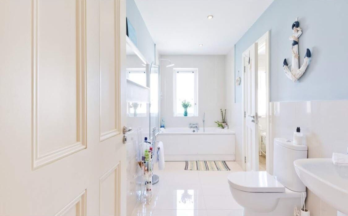 Baignoire, articles de toilette gratuits