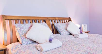 Modern Homestay Room near Dublin Airport