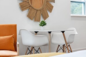 Iron/ironing board, WiFi