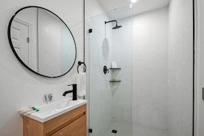 Shower, towels