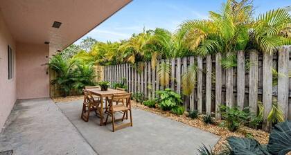 Modern Sailboat Bend Condo – Spacious 2BR/2BA