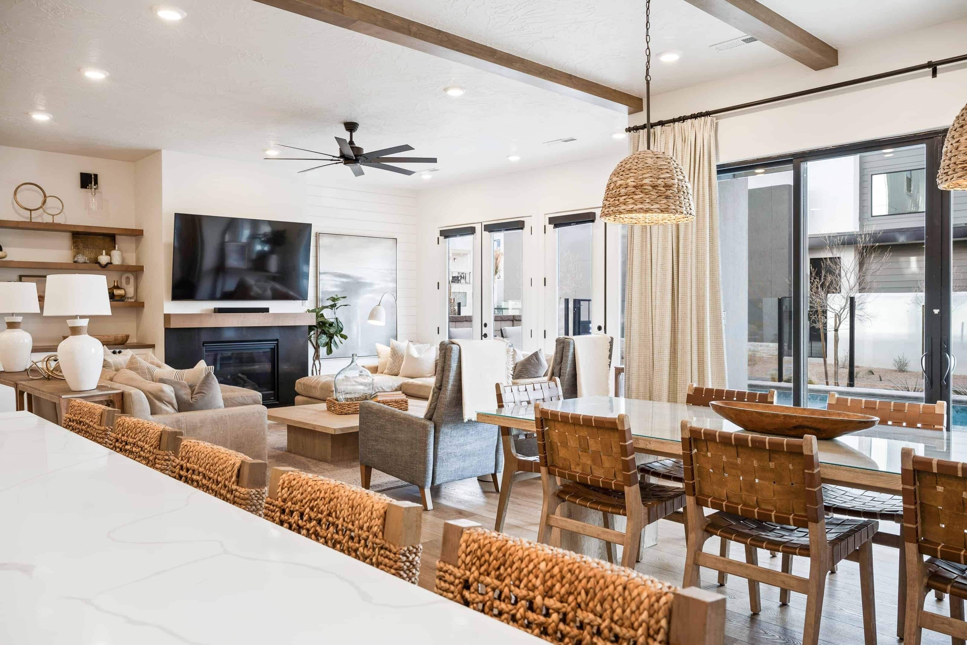 House, 6 Bedrooms | Living area | Smart TV