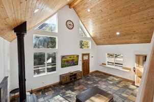 Cabin, 3 Bedrooms | Interior